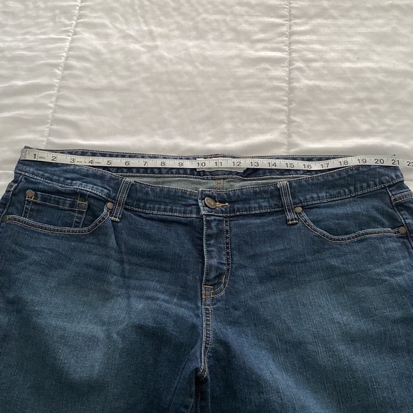 Torrid Bermuda shorts with raw hem - Picture 6 of 7
